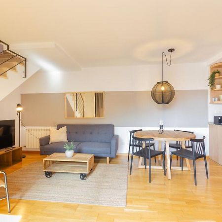 Appartamento Elegante Duplex En Terrassa, Barcelona Esterno foto