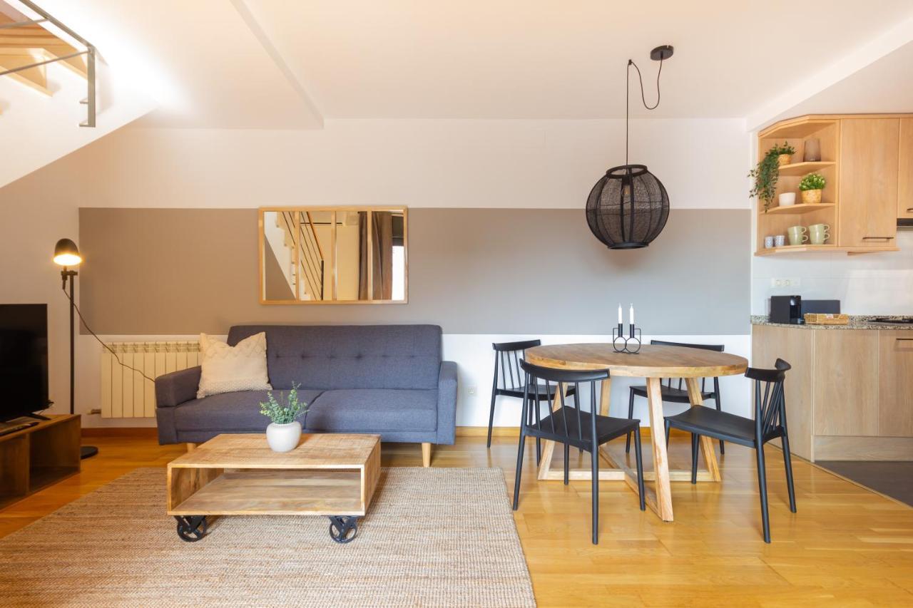Appartamento Elegante Duplex En Terrassa, Barcelona Esterno foto