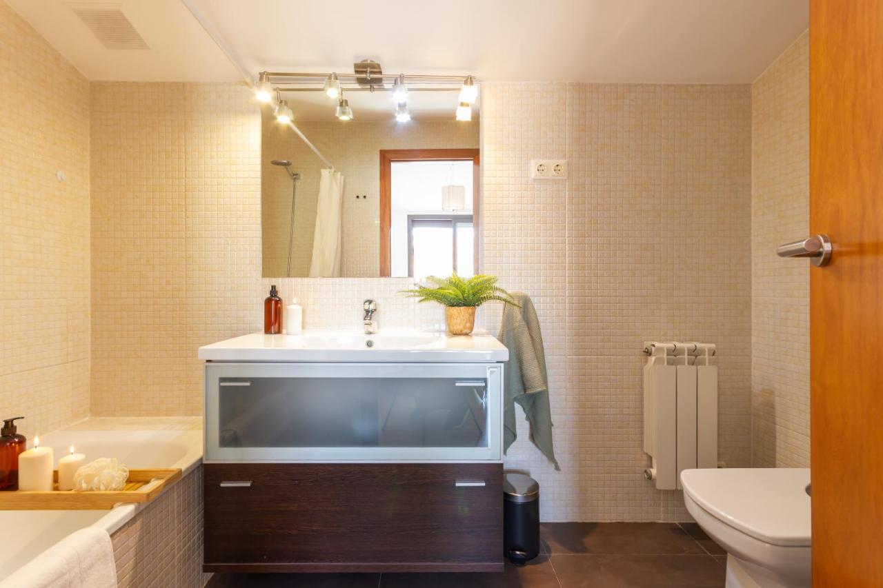 Appartamento Elegante Duplex En Terrassa, Barcelona Esterno foto