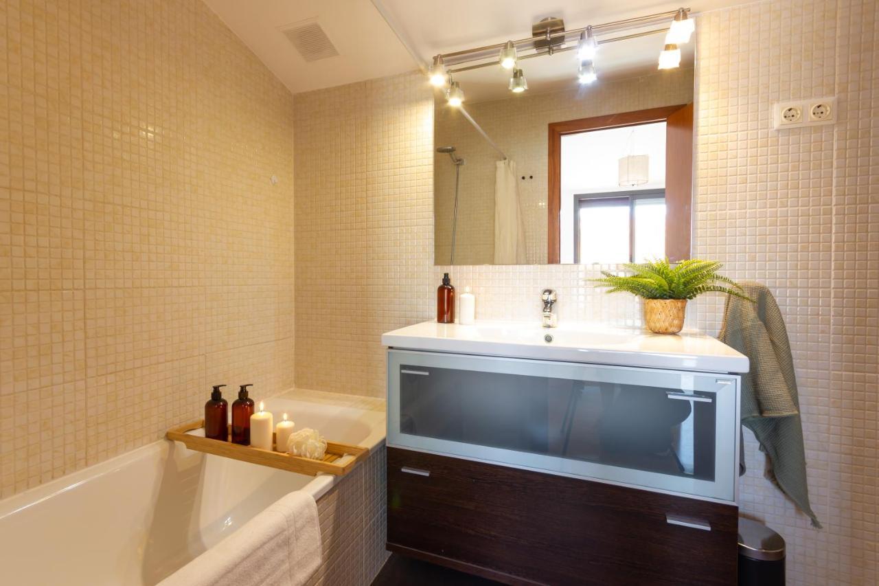 Appartamento Elegante Duplex En Terrassa, Barcelona Esterno foto